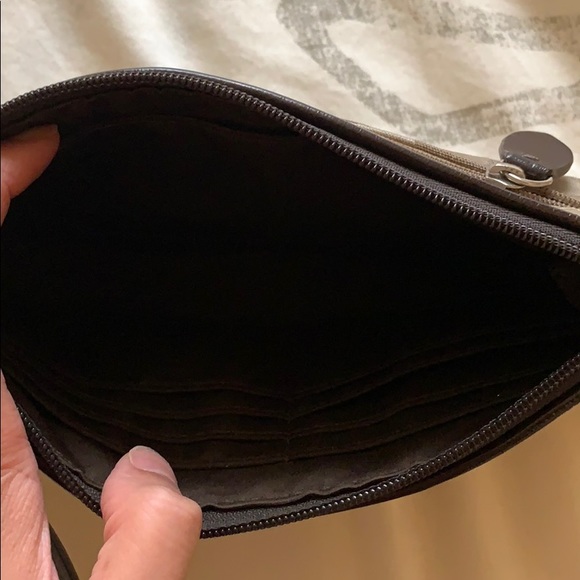 Classic Coach Wristlet 💛 - Picture 4 of 4